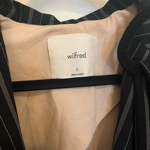 ARITZIA PINSTRIPE PANT SUIT